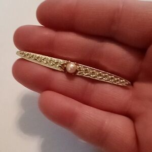 #777.  Vintage Gold Toned And Faux Pearl Brooch.